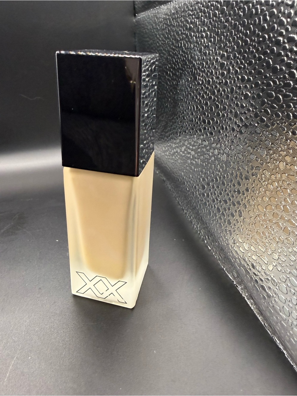 XX REVOLUTION
Liquid Skin Fauxxdation Double Fixx Foundation shade FX5.7